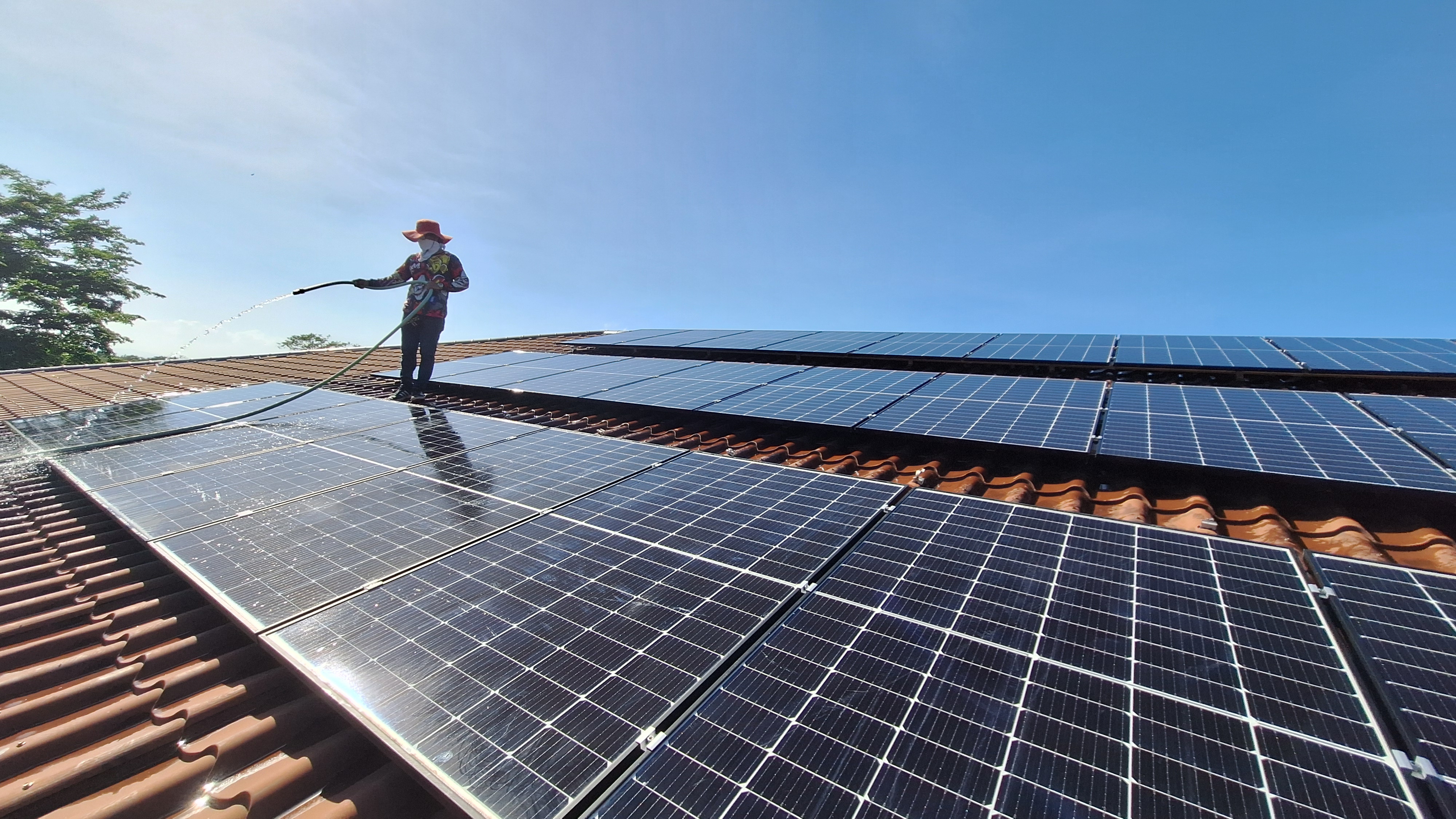 Solar Panel Maintenance — Roof Wash